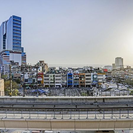 Super Hotel O Metro Inn Near Worlds Of Wonder Kālkāji Devi Екстериор снимка