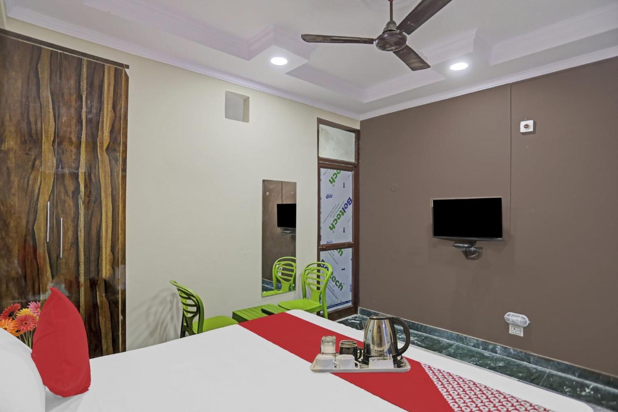 Super Hotel O Metro Inn Near Worlds Of Wonder Kālkāji Devi Екстериор снимка