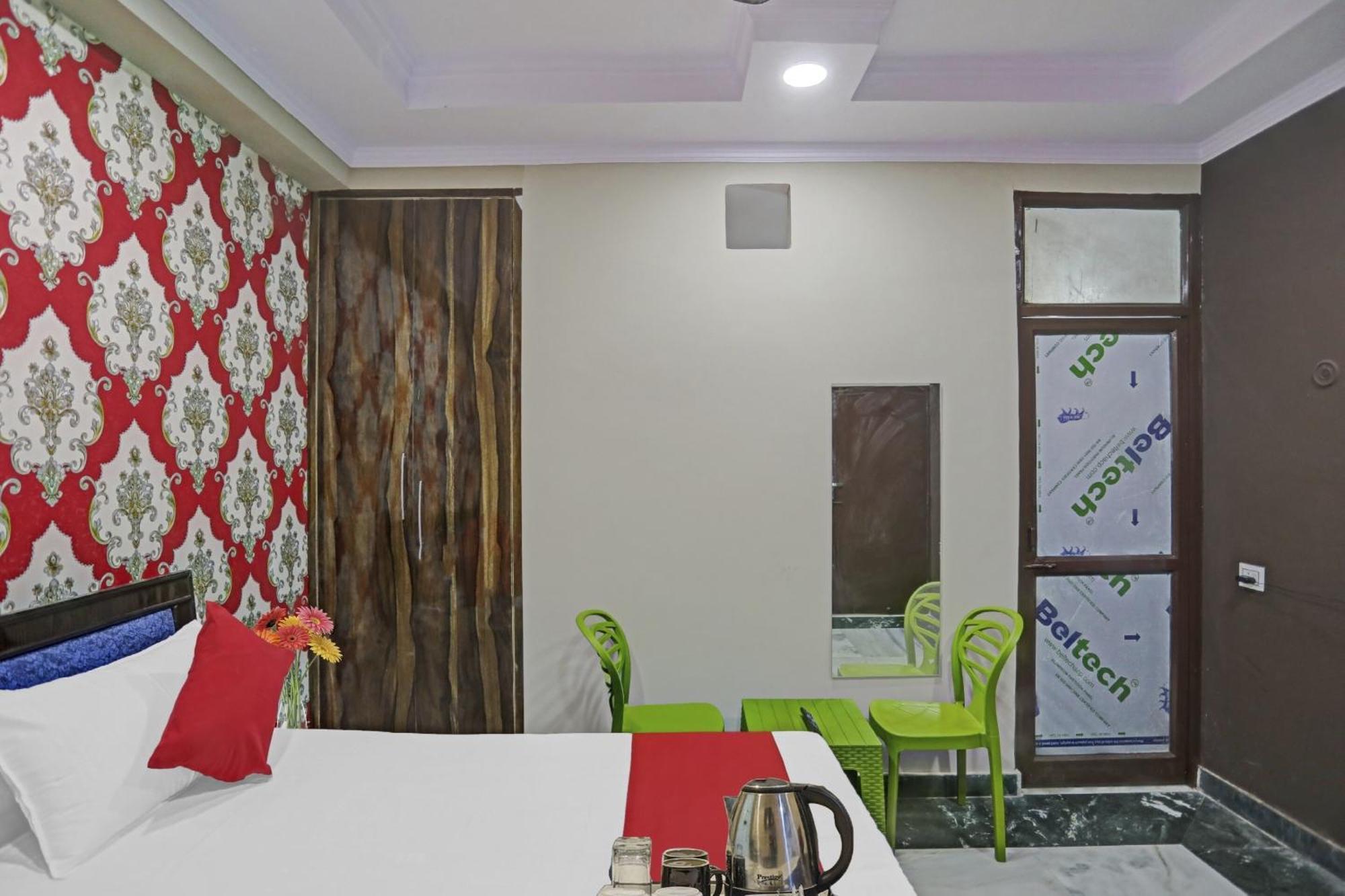 Super Hotel O Metro Inn Near Worlds Of Wonder Kālkāji Devi Екстериор снимка